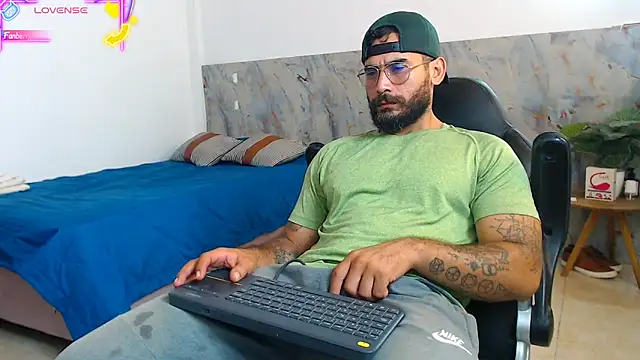 Snapshot of hanz_col chatting on November 7, 2025, 2:27 am hanz col online show from November 7, 2025, 2:27 am