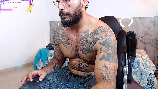 Snapshot of hanz_col chatting on November 30, 2025, 11:49 pm hanz col online show from November 30, 2025, 11:49 pm