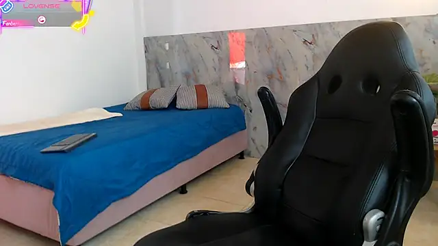 Snapshot of hanz_col chatting on October 28, 2025, 12:26 pm hanz col online show from October 28, 2025, 12:26 pm