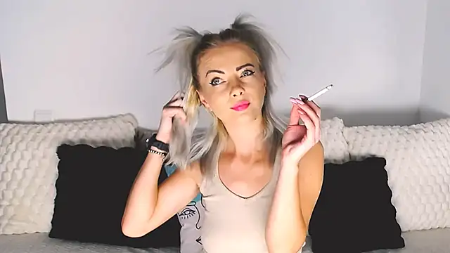 Snapshot of Aly_girl1 chatting on October 25, 2025, 11:42 am Aly girl1 online show from October 25, 2025, 11:42 am