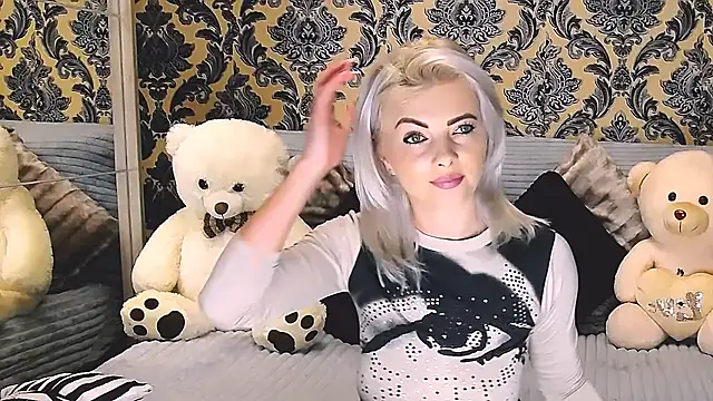 Snapshot of Aly_girl1 chatting on March 14, 2025, 9:57 am Aly girl1 online show from March 14, 2025, 9:57 am