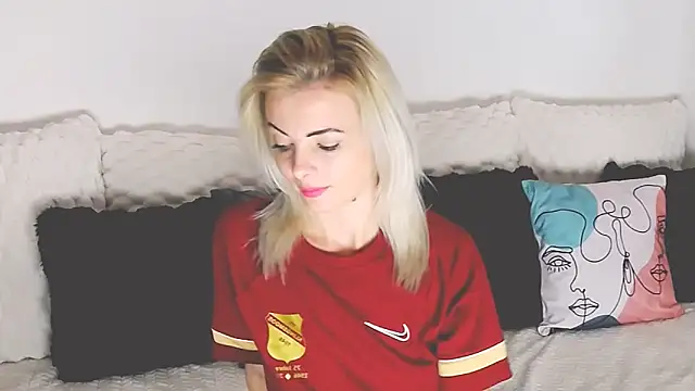 Snapshot of Aly_girl1 chatting on November 8, 2025, 10:30 am Aly girl1 online show from November 8, 2025, 10:30 am