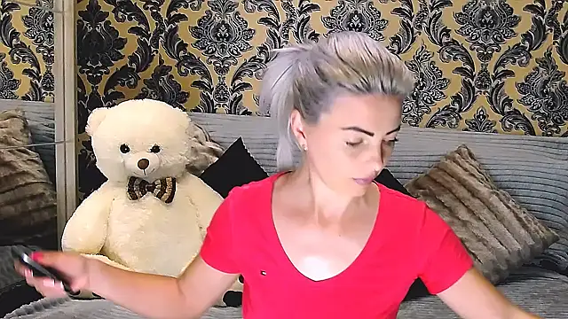 Snapshot of Aly_girl1 chatting on March 20, 2025, 11:27 am Aly girl1 online show from March 20, 2025, 11:27 am