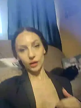 dahlia 82 online show from December 2, 2024, 12:13 pm