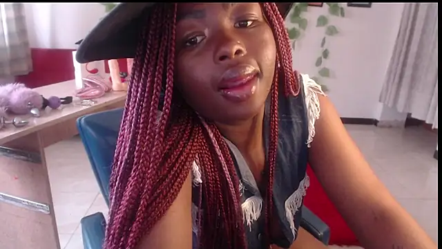  Zooee online show from October 26, 2025, 9:26 pm