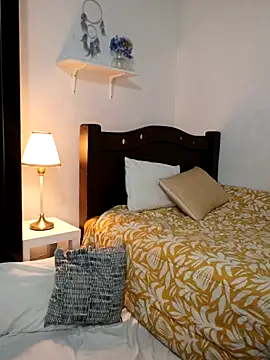 anitagrenn online show from April 23, 2026, 1:12 am