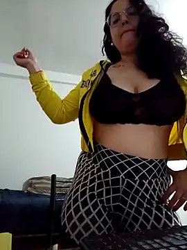 babyluna939 online show from May 8, 2026, 1:59 pm
