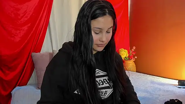 Little Ivy online show from November 6, 2025, 7:07 pm