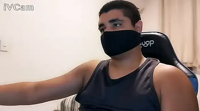 LeoPutaria online show from January 4, 2025, 11:48 pm