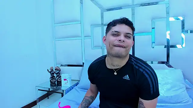 MelissaAndZeuss online show from March 22, 2025, 3:52 am