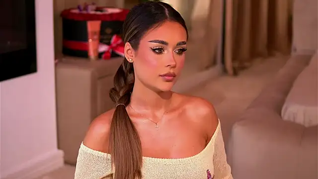 YasmineShaw online show from November 12, 2025, 11:52 pm