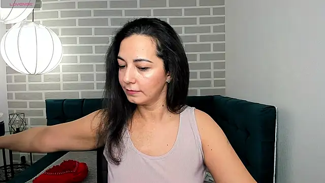 Linda Insatiable online show from November 3, 2025, 1:22 am