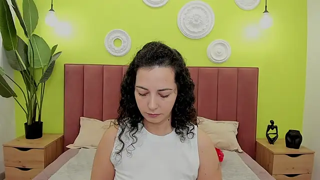 Snapshot of Linda_Insatiable chatting on May 7, 2026, 1:43 am Linda Insatiable online show from May 7, 2026, 1:43 am