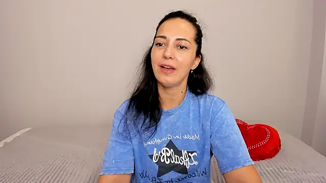 Snapshot of Linda_Insatiable chatting on June 15, 2026, 1:28 am Linda Insatiable online show from June 15, 2026, 1:28 am