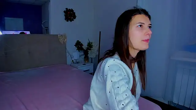 Laura Leee online show from January 11, 2026, 6:20 am