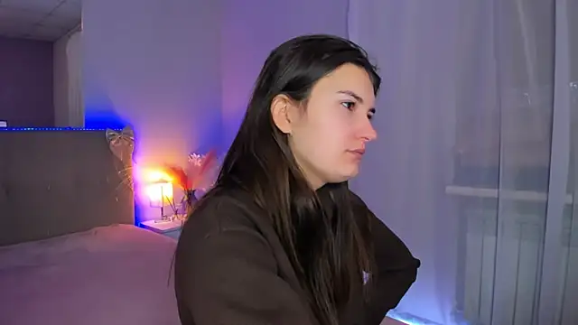 Laura Leee online show from February 20, 2026, 6:26 am