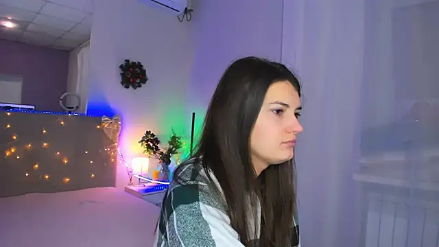 Laura Leee online show from December 23, 2025, 6:12 am