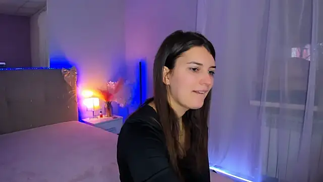 Laura Leee online show from February 22, 2026, 6:16 am