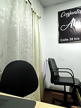 Snapshot of DULCE__26 chatting on September 14, 2025, 12:44 am DULCE  26 online show from September 14, 2025, 12:44 am
