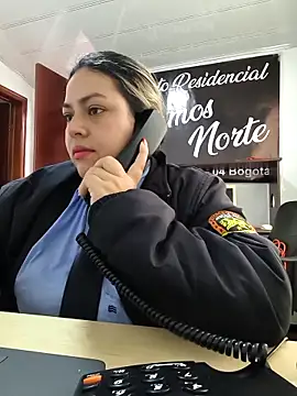 Snapshot of DULCE__26 chatting on October 1, 2025, 11:58 am DULCE  26 online show from October 1, 2025, 11:58 am