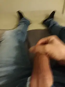 Snapshot of casper0303 chatting on March 21, 2025, 7:55 am casper0303 online show from March 21, 2025, 7:55 am