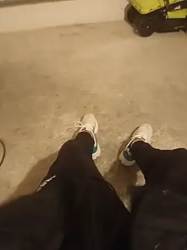 Snapshot of casper0303 chatting on March 20, 2025, 9:35 pm casper0303 online show from March 20, 2025, 9:35 pm