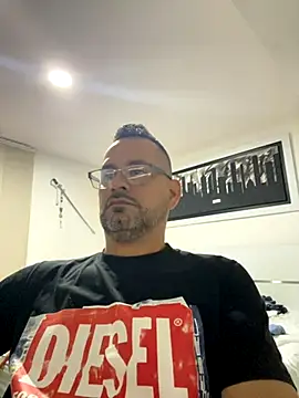 Snapshot of party2025 chatting on October 9, 2025, 1:17 am party2025 online show from October 9, 2025, 1:17 am