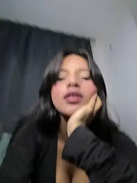 Snapshot of Dulceeany chatting on March 5, 2025, 4:02 am Dulceeany online show from March 5, 2025, 4:02 am