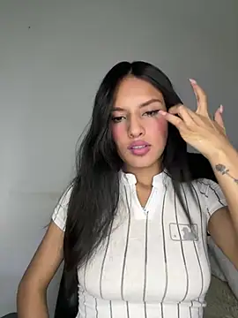 Snapshot of Dulceeany chatting on January 19, 2025, 1:10 am Dulceeany online show from January 19, 2025, 1:10 am