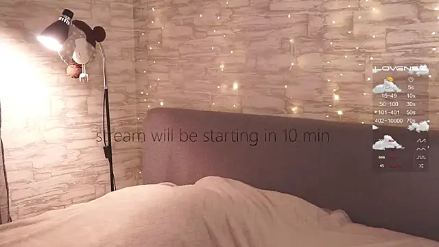 Snapshot of ___art chatting on December 10, 2024, 5:33 pm art online show from December 10, 2024, 5:33 pm