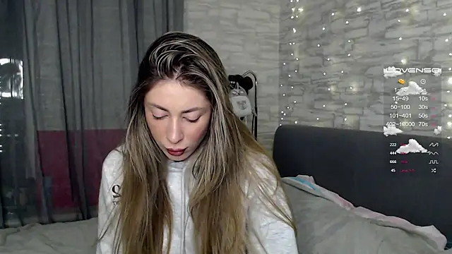 Snapshot of ___art chatting on December 27, 2024, 4:54 pm art online show from December 27, 2024, 4:54 pm