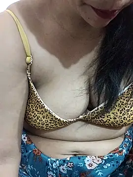 Snapshot of Urmila_bhabhii chatting on May 25, 2026, 4:23 am Urmila bhabhii online show from May 25, 2026, 4:23 am