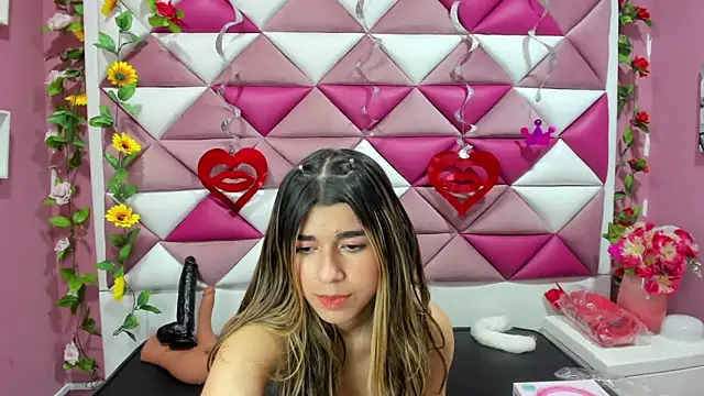 NahomiConnor  online show from March 8, 2025, 4:17 pm