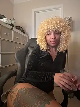 Snapshot of butterflybootyy chatting on December 17, 2025, 9:36 am butterflybootyy online show from December 17, 2025, 9:36 am