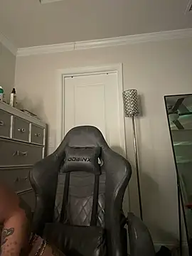 Snapshot of butterflybootyy chatting on February 6, 2026, 1:45 am butterflybootyy online show from February 6, 2026, 1:45 am