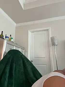 Snapshot of butterflybootyy chatting on February 7, 2026, 3:09 pm butterflybootyy online show from February 7, 2026, 3:09 pm