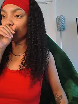Snapshot of butterflybootyy chatting on August 4, 2026, 10:03 pm butterflybootyy online show from August 4, 2026, 10:03 pm