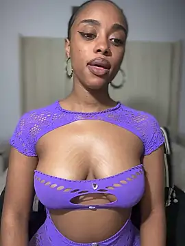 Snapshot of BhadBhad_Kitty chatting on December 5, 2025, 7:29 am BhadBhad Kitty online show from December 5, 2025, 7:29 am