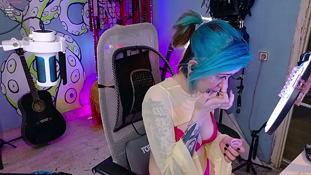 Cumpotik Eve online show from July 18, 2026, 4:32 am