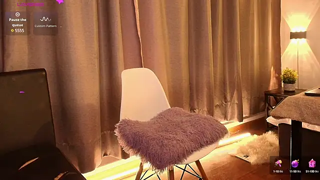 Snapshot of Chloe_Cherry21 chatting on March 7, 2025, 6:02 am Chloe Cherry21 online show from March 7, 2025, 6:02 am