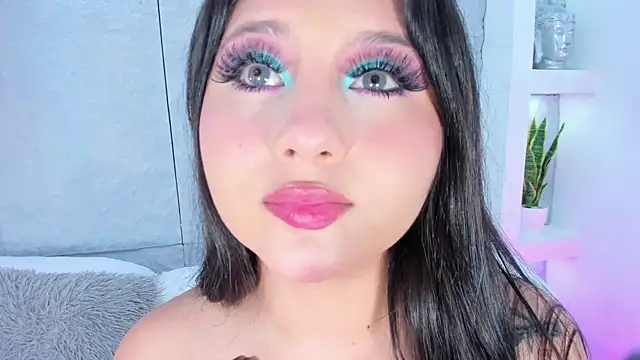 Snapshot of AvyMilton chatting on October 6, 2025, 11:55 am AvyMilton online show from October 6, 2025, 11:55 am