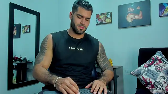 Snapshot of SamirHazard97 chatting on December 3, 2025, 9:25 pm SamirHazard97 online show from December 3, 2025, 9:25 pm