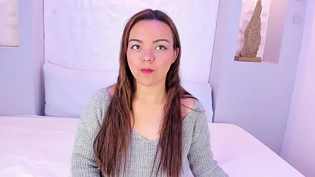 EmilyRouss  online show from November 24, 2025, 7:14 pm