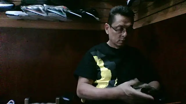 MarcusKelvin online show from September 9, 2025, 3:32 pm