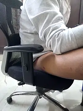 divyansh hyderabadi online show from December 15, 2025, 5:08 pm