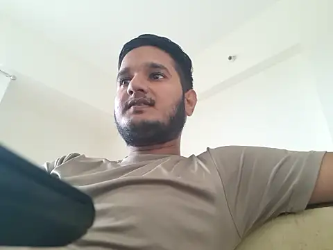 Snapshot of Jonrobinso chatting on July 1, 2026, 6:03 am Jonrobinso online show from July 1, 2026, 6:03 am