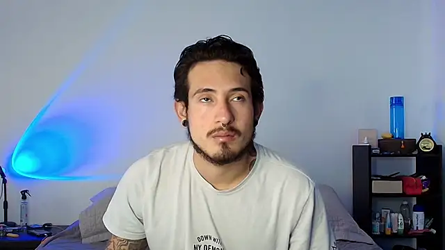 anika lowen02 online show from February 11, 2025, 3:29 pm