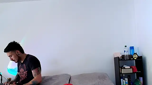 anika lowen02 online show from March 17, 2025, 2:45 pm