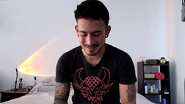 anika lowen02 online show from February 19, 2025, 3:05 pm