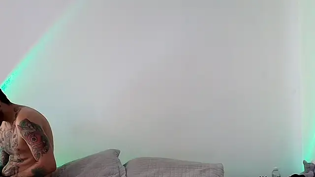 anika lowen02 online show from January 11, 2025, 6:12 pm